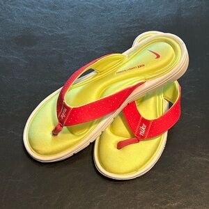 Women’s Ultra comfort footbed thong sandals.